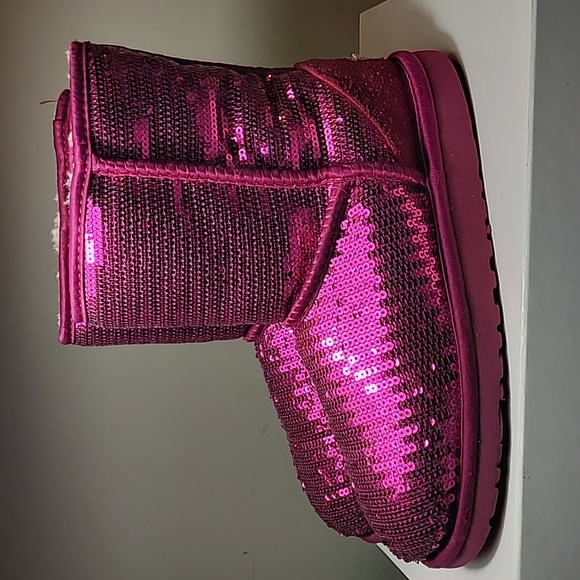 UGG kids classic short sequin echinacea boots size 5y - Picture 1 of 8